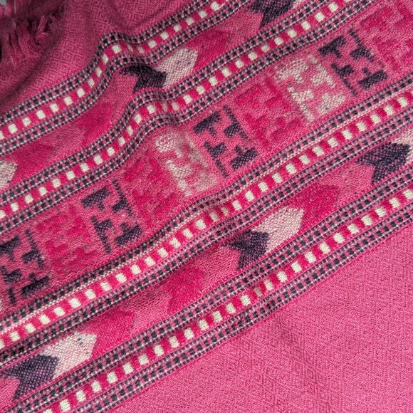 Fine wool shawl handloom - Kashmiri Smooth Wool Red shawl - Picture 3 of 3